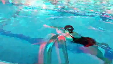 Im Schwimmbad 3D