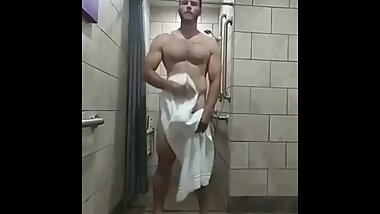 Al3x L3d3rman shows the importance of hygiene