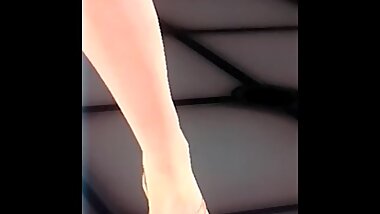 slutty 3d game babe shows off her sexy red toes mmm soo hot