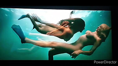 Voyeur Mermaids.(Pirahna 3d)